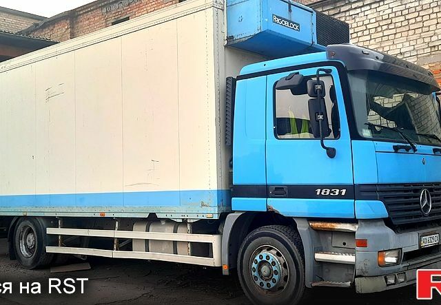 Синий Мерседес Актрос, объемом двигателя 0.12 л и пробегом 650 тыс. км за 7500 $, фото 3 на Automoto.ua