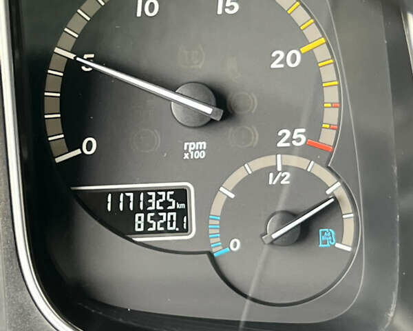 Синий Мерседес Актрос, объемом двигателя 12.81 л и пробегом 1 тыс. км за 17500 $, фото 12 на Automoto.ua