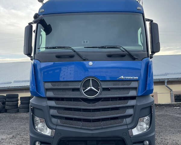 Синий Мерседес Актрос, объемом двигателя 12.8 л и пробегом 879 тыс. км за 21000 $, фото 1 на Automoto.ua