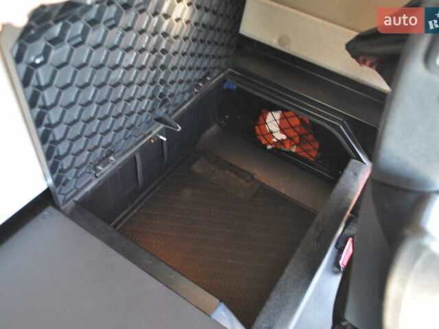 Синій Мерседес Актрос, об'ємом двигуна 12.8 л та пробігом 980 тис. км за 17000 $, фото 79 на Automoto.ua