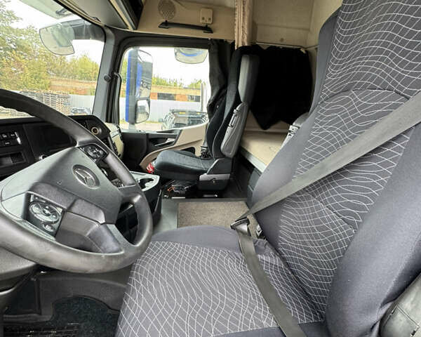 Синій Мерседес Актрос, об'ємом двигуна 12.81 л та пробігом 577 тис. км за 14300 $, фото 13 на Automoto.ua