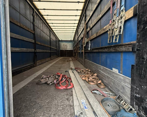 Синій Мерседес Актрос, об'ємом двигуна 12.9 л та пробігом 900 тис. км за 36000 $, фото 21 на Automoto.ua