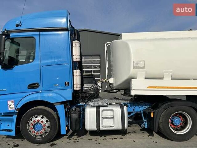 Синий Мерседес Актрос, объемом двигателя 10.68 л и пробегом 905 тыс. км за 15000 $, фото 2 на Automoto.ua