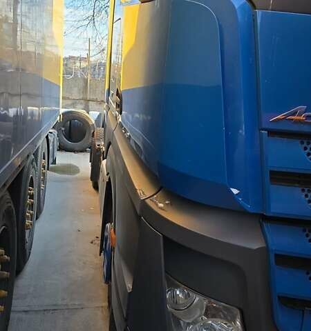 Синий Мерседес Актрос, объемом двигателя 10.7 л и пробегом 798 тыс. км за 28000 $, фото 7 на Automoto.ua