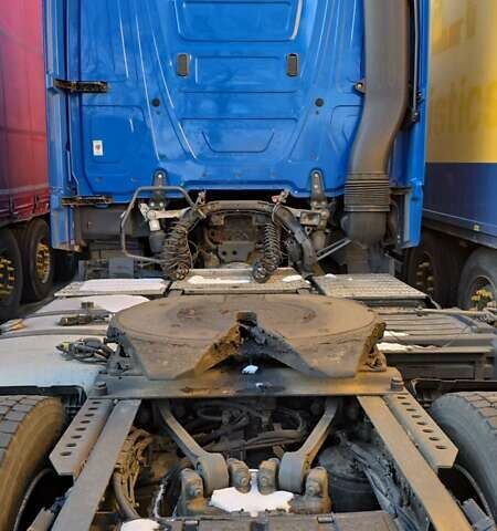 Синий Мерседес Актрос, объемом двигателя 10.7 л и пробегом 798 тыс. км за 28000 $, фото 2 на Automoto.ua