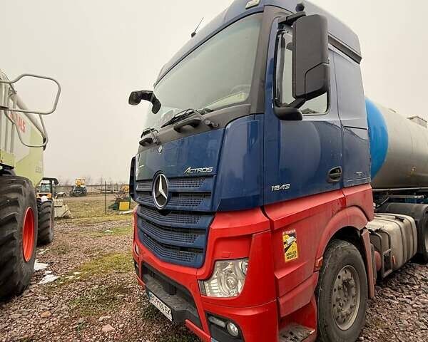 Синий Мерседес Актрос, объемом двигателя 10.68 л и пробегом 540 тыс. км за 21500 $, фото 1 на Automoto.ua