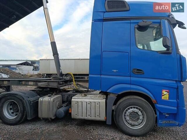 Синий Мерседес Актрос, объемом двигателя 12.81 л и пробегом 824 тыс. км за 23500 $, фото 2 на Automoto.ua