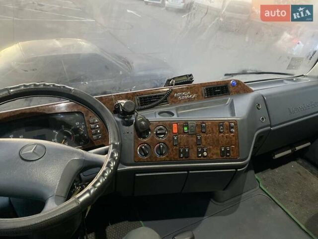 Зеленый Мерседес Актрос, объемом двигателя 11.97 л и пробегом 190 тыс. км за 16900 $, фото 2 на Automoto.ua