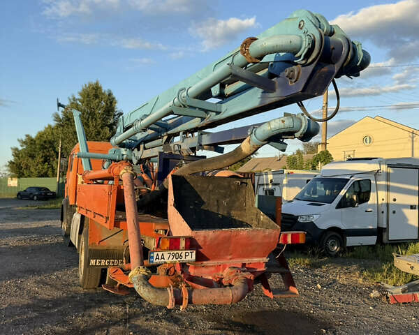 Оранжевый Мерседес Актрос, объемом двигателя 0 л и пробегом 500 тыс. км за 29900 $, фото 2 на Automoto.ua