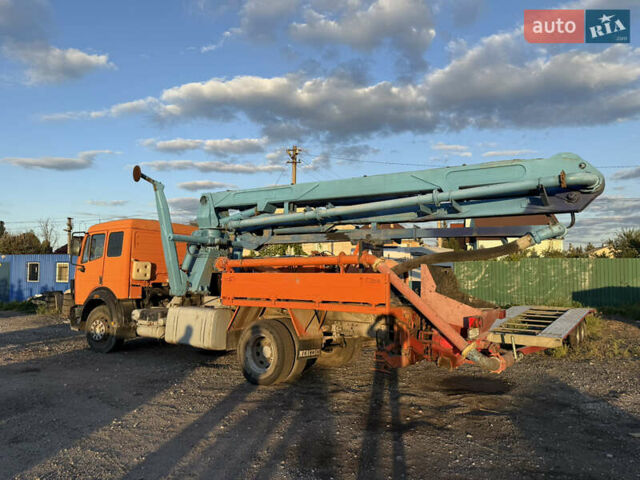 Оранжевый Мерседес Актрос, объемом двигателя 0 л и пробегом 500 тыс. км за 29900 $, фото 3 на Automoto.ua