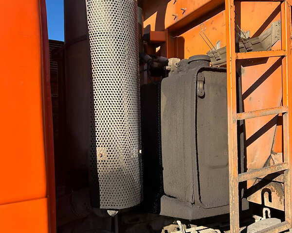 Оранжевый Мерседес Актрос, объемом двигателя 11.95 л и пробегом 400 тыс. км за 35000 $, фото 5 на Automoto.ua