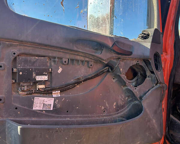 Оранжевый Мерседес Актрос, объемом двигателя 11.95 л и пробегом 400 тыс. км за 35000 $, фото 8 на Automoto.ua