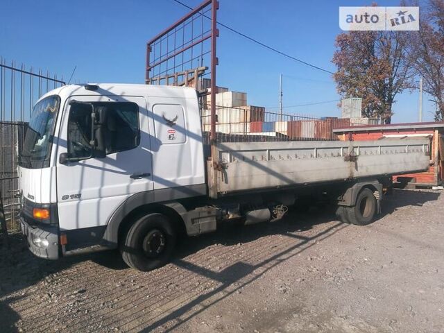 Белый Мерседес Атего, объемом двигателя 4.3 л и пробегом 300 тыс. км за 15900 $, фото 1 на Automoto.ua