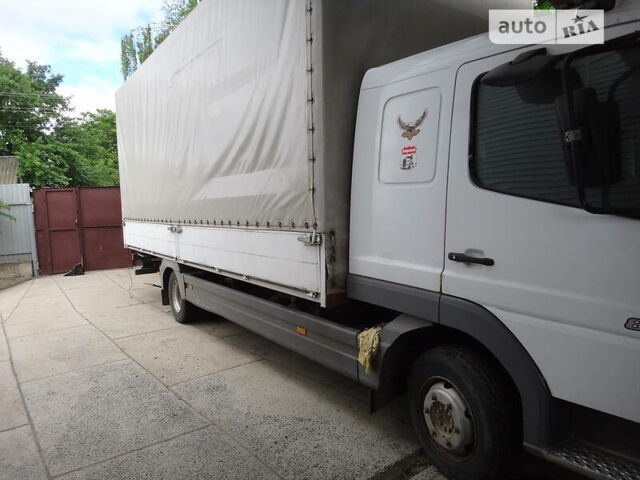 Белый Мерседес Атего, объемом двигателя 4.3 л и пробегом 300 тыс. км за 15900 $, фото 8 на Automoto.ua