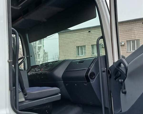 Білий Мерседес Атего, об'ємом двигуна 4.25 л та пробігом 7 тис. км за 17500 $, фото 15 на Automoto.ua