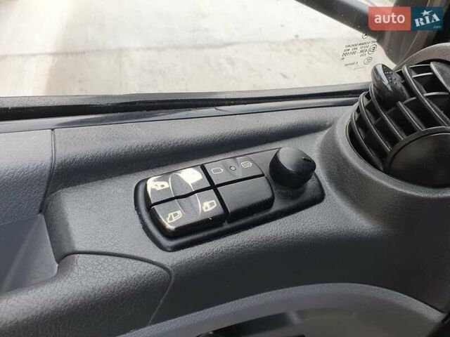 Белый Мерседес Атего, объемом двигателя 4.3 л и пробегом 481 тыс. км за 26500 $, фото 12 на Automoto.ua