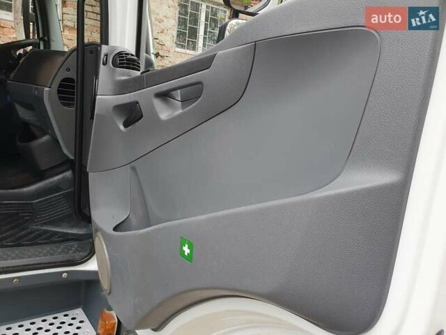 Белый Мерседес Атего, объемом двигателя 4.3 л и пробегом 481 тыс. км за 26500 $, фото 17 на Automoto.ua