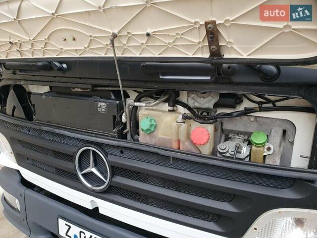 Белый Мерседес Атего, объемом двигателя 4.3 л и пробегом 481 тыс. км за 26500 $, фото 26 на Automoto.ua
