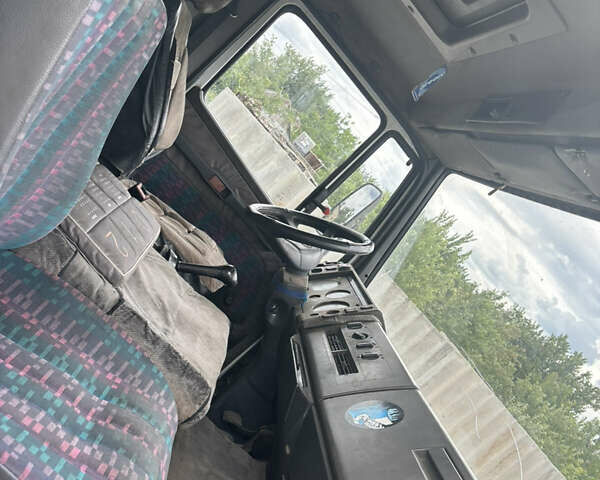 Белый Мерседес Атего, объемом двигателя 4.25 л и пробегом 600 тыс. км за 8500 $, фото 3 на Automoto.ua