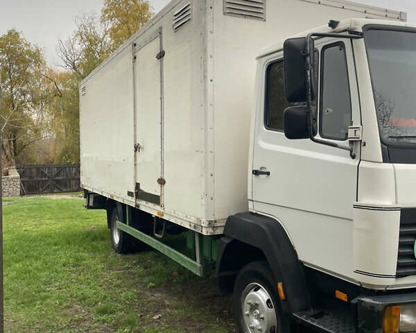 Белый Мерседес Атего, объемом двигателя 4.2 л и пробегом 535 тыс. км за 10500 $, фото 1 на Automoto.ua