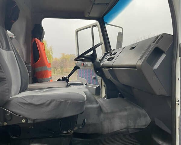 Белый Мерседес Атего, объемом двигателя 4.2 л и пробегом 535 тыс. км за 10500 $, фото 31 на Automoto.ua