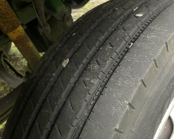 Белый Мерседес Атего, объемом двигателя 4.2 л и пробегом 535 тыс. км за 10500 $, фото 2 на Automoto.ua