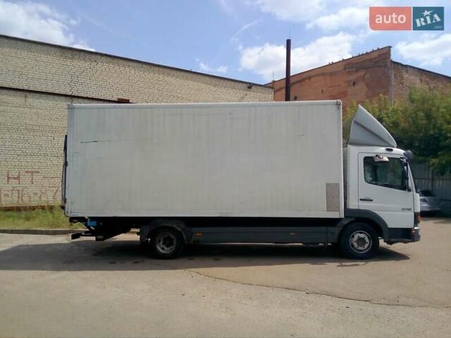 Білий Мерседес Атего, об'ємом двигуна 4.2 л та пробігом 850 тис. км за 17900 $, фото 3 на Automoto.ua