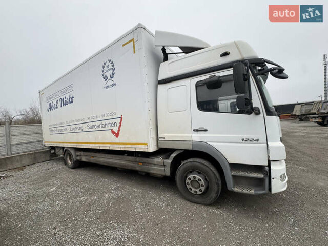 Білий Мерседес Атего, об'ємом двигуна 6.3 л та пробігом 585 тис. км за 22300 $, фото 3 на Automoto.ua