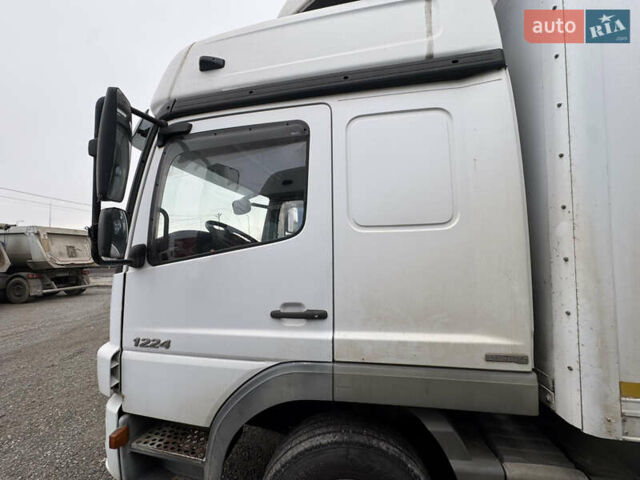 Білий Мерседес Атего, об'ємом двигуна 6.3 л та пробігом 585 тис. км за 22300 $, фото 4 на Automoto.ua