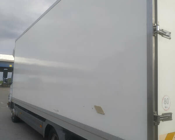 Белый Мерседес Атего, объемом двигателя 4.6 л и пробегом 380 тыс. км за 21171 $, фото 4 на Automoto.ua