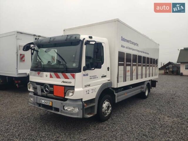 Белый Мерседес Атего, объемом двигателя 4.2 л и пробегом 243 тыс. км за 32500 $, фото 1 на Automoto.ua