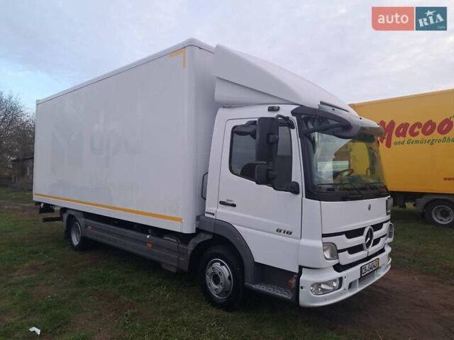 Белый Мерседес Атего, объемом двигателя 4.3 л и пробегом 550 тыс. км за 26800 $, фото 1 на Automoto.ua