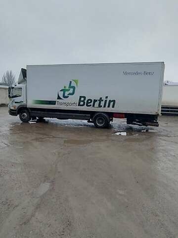 Белый Мерседес Атего, объемом двигателя 6 л и пробегом 684 тыс. км за 31000 $, фото 3 на Automoto.ua