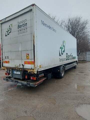 Белый Мерседес Атего, объемом двигателя 6 л и пробегом 684 тыс. км за 31000 $, фото 1 на Automoto.ua