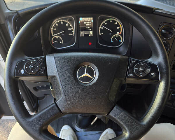 Белый Мерседес Атего, объемом двигателя 5.1 л и пробегом 307 тыс. км за 43700 $, фото 33 на Automoto.ua