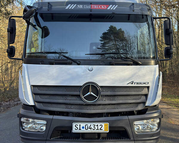 Белый Мерседес Атего, объемом двигателя 5.1 л и пробегом 307 тыс. км за 43700 $, фото 2 на Automoto.ua