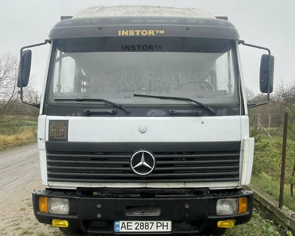 Белый Мерседес Атего, объемом двигателя 6 л и пробегом 395 тыс. км за 12200 $, фото 1 на Automoto.ua