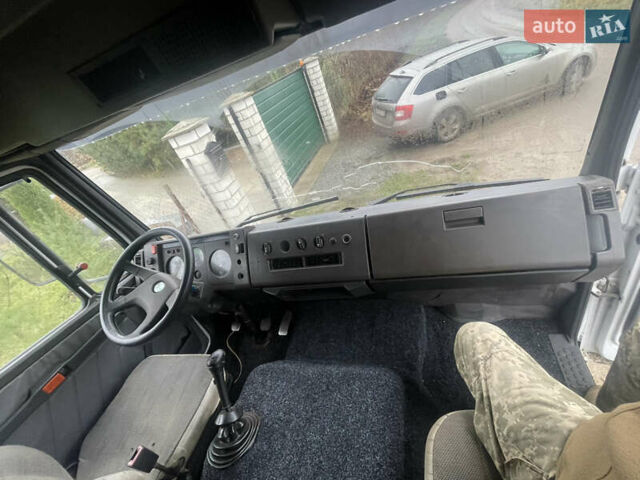 Белый Мерседес Атего, объемом двигателя 6 л и пробегом 395 тыс. км за 12200 $, фото 4 на Automoto.ua