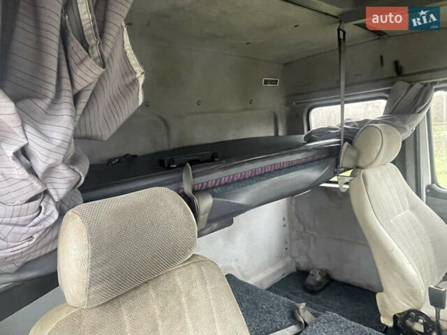 Белый Мерседес Атего, объемом двигателя 6 л и пробегом 395 тыс. км за 12200 $, фото 3 на Automoto.ua