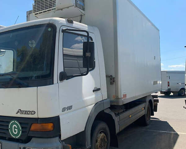 Білий Мерседес Атего, об'ємом двигуна 4.3 л та пробігом 600 тис. км за 12400 $, фото 1 на Automoto.ua