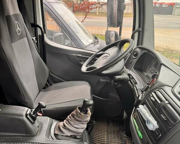 Мерседес Атего 2007 у Одесі на Automoto.ua Білий Мерседес Атего, об'ємом двигуна 4.25 л та пробігом 430 тис. км за 21500 $, фото 2 на Automoto.ua