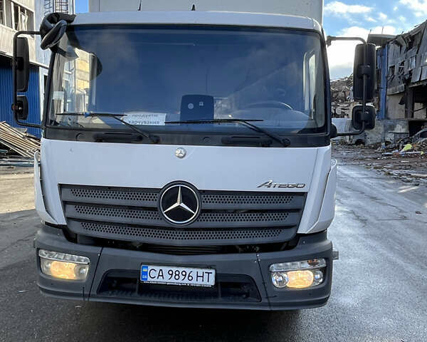 Белый Мерседес Атего, объемом двигателя 5.13 л и пробегом 516 тыс. км за 37000 $, фото 13 на Automoto.ua
