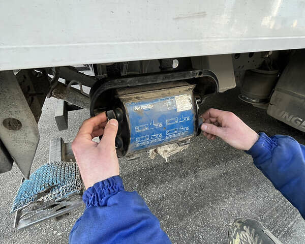 Белый Мерседес Атего, объемом двигателя 5.13 л и пробегом 516 тыс. км за 37000 $, фото 14 на Automoto.ua