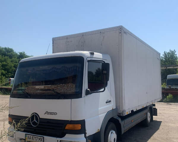Білий Мерседес Атего, об'ємом двигуна 4.2 л та пробігом 450 тис. км за 8300 $, фото 1 на Automoto.ua