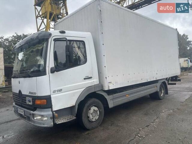 Белый Мерседес Атего, объемом двигателя 4.3 л и пробегом 700 тыс. км за 10000 $, фото 3 на Automoto.ua