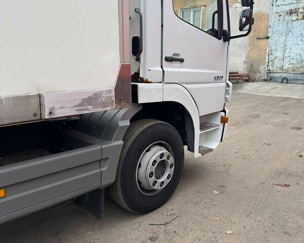 Мерседес Атего 2007 в Киеве на Automoto.ua Белый Мерседес Атего, объемом двигателя 4.3 л и пробегом 613 тыс. км за 22000 $, фото 23 на Automoto.ua
