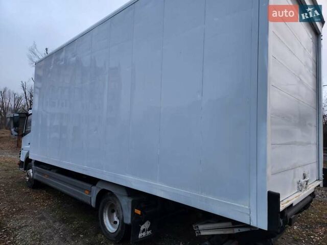 Білий Мерседес Атего, об'ємом двигуна 4.2 л та пробігом 450 тис. км за 22500 $, фото 3 на Automoto.ua