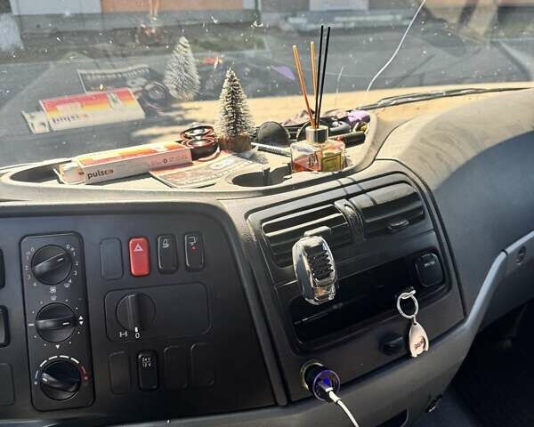 Белый Мерседес Атего, объемом двигателя 4.25 л и пробегом 540 тыс. км за 19500 $, фото 18 на Automoto.ua