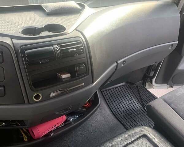 Белый Мерседес Атего, объемом двигателя 4.2 л и пробегом 690 тыс. км за 26900 $, фото 41 на Automoto.ua