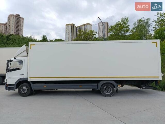 Білий Мерседес Атего, об'ємом двигуна 4.6 л та пробігом 550 тис. км за 30000 $, фото 7 на Automoto.ua